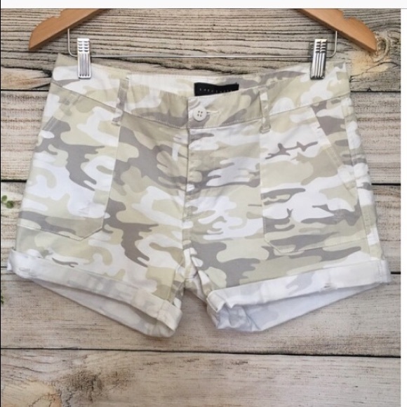 Sanctuary Pants - Sanctuary Neutral Camo Distressed Shorts